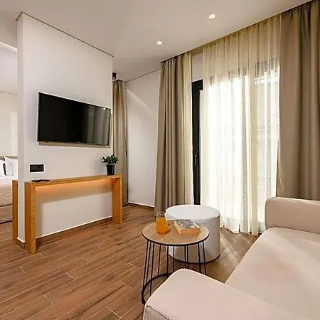 Mary Hotel *